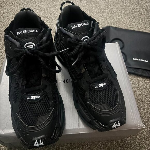 Balenciaga Men's Black Trainers - Picture 2 of 5